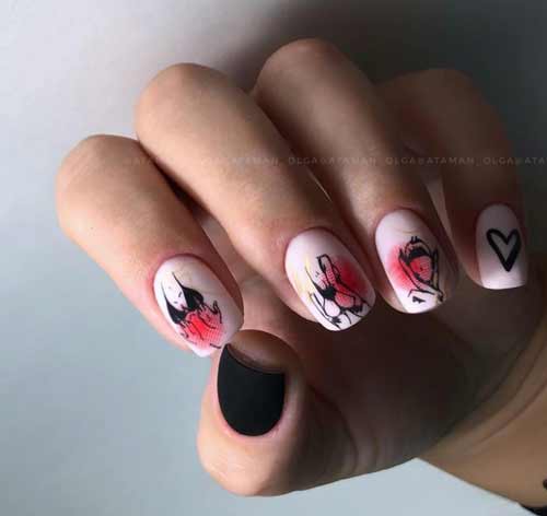 Матовый дизайн с сердечком ногти