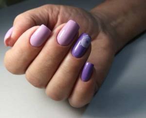 Minimalistic lilac manicure