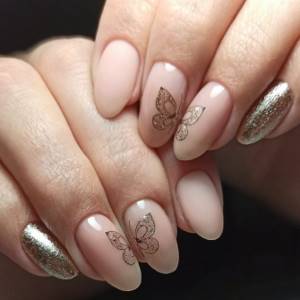Fashionable nail designs beige with gold