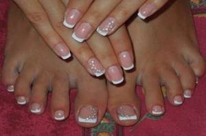 Fashion trends in pedicure 2022. Photos, current ideas and colors 