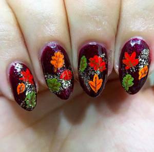 Fashionable autumn manicure 2022 - photo of beautiful nail design No25