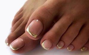 Fashionable French pedicure