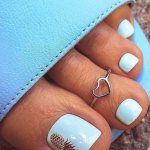 Fashionable pedicure for summer