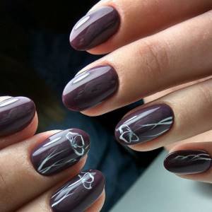 Fashionable gray manicure