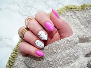 how to do marble manicure with varnish