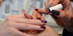 Applying gel polish to nails