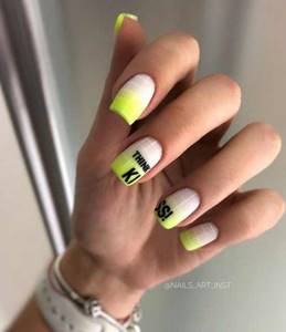 Neon gradient on nails