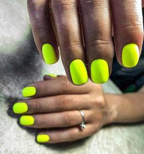 Neon yellow-green manicure