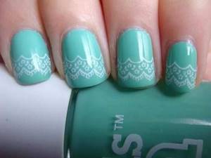 Delicate mint manicure with lace