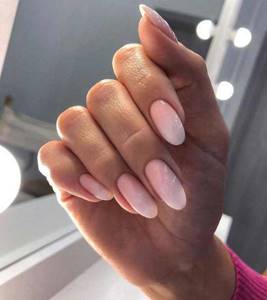 Delicate pink manicure trend