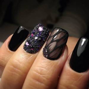 nails with pattern