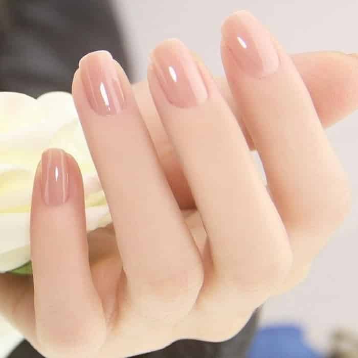 Nude nail design
