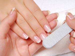 It is very important to properly prepare your nails before creating a manicure.