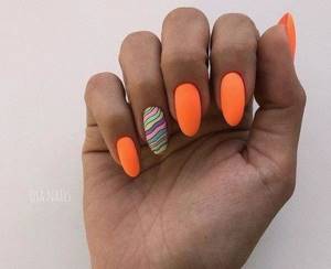 Orange manicure with stripes
