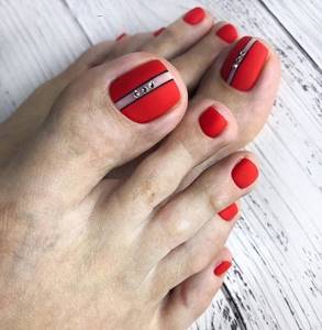 Pedicure 2022: fashionable design and new products photo No. 126