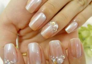 pearl beige manicure