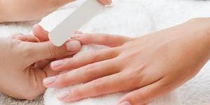 Mold on nails: causes and treatment