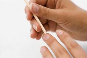 Pros and cons of keratolytics for the cuticle