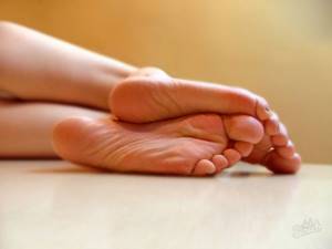 Why do calluses appear on the feet? Types of calluses and treatment methods 