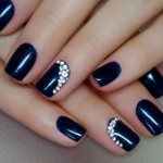 Simple designs on nails with varnish, gel polish, needle, acrylic paints, powder. Fashionable manicure step by step at home 