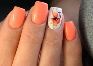 Designs on peach nails