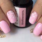 pink 3D manicure