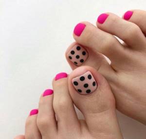 Pink pedicure for summer
