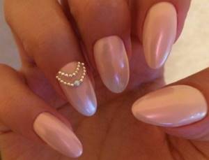 pink pearl manicure