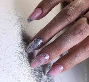 Серебро-дизайн ногтей