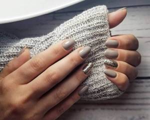 silver manicure