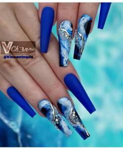 Blue manicure 2021-2022: fashion trends and stylish techniques