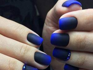 Blue manicure with gradient