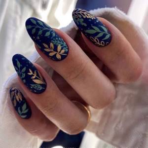 Blue manicure with plants