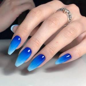 Blue ombre airbrush