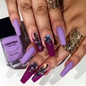 Lilac manicure according to the length and shape of nails