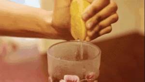 Lemon juice for whitening nails