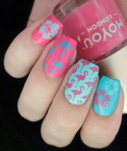 Stamping nail design with flamingos