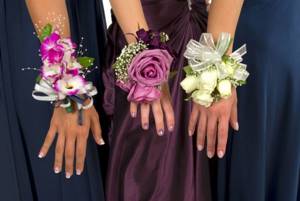 Stylish manicure for bridesmaids