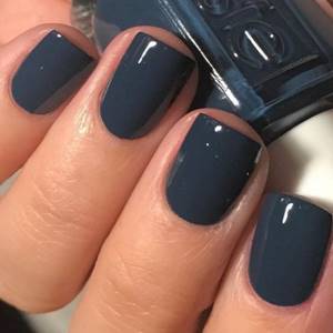 Dark gray or graphite manicure