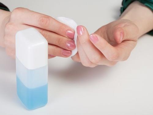 Strengthening nails with gel under gel polish