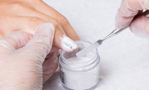 strengthening nails with acrylic powder