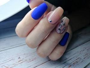 Inspiring blue manicure. Top innovations 