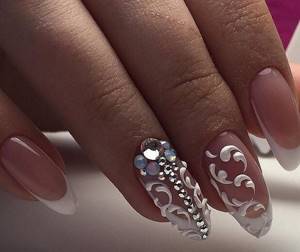 Monograms on nails step by step. Design, how to paint with gel polish, dots, diagram for beginners. Photo 