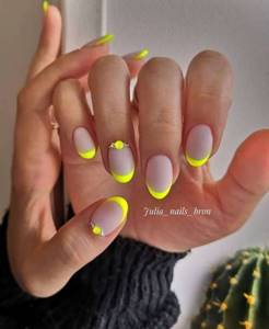 Bright French short nails