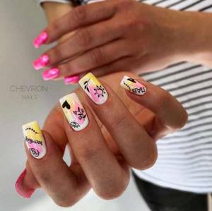 Bright manicure with a heart
