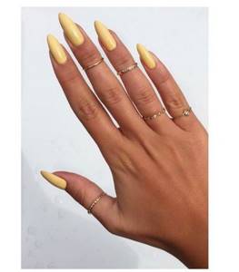 Желтый дизайн ногтей — новинка на фото